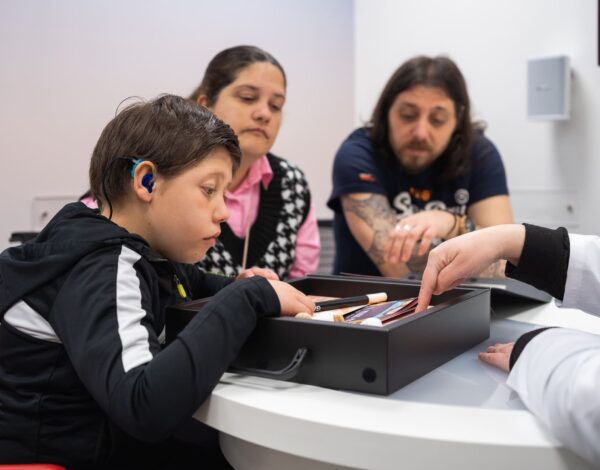GAES Junior celebra el Día de la Infancia con una campaña nacional que impulsa prevención, detección temprana y salud auditiva infantil.