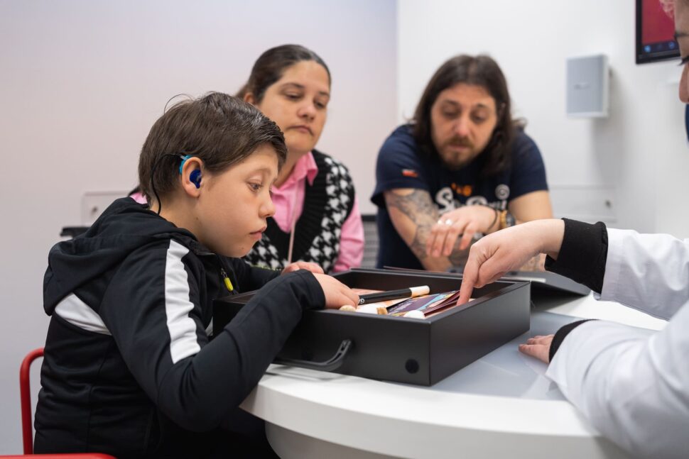 GAES Junior celebra el Día de la Infancia con una campaña nacional que impulsa prevención, detección temprana y salud auditiva infantil.